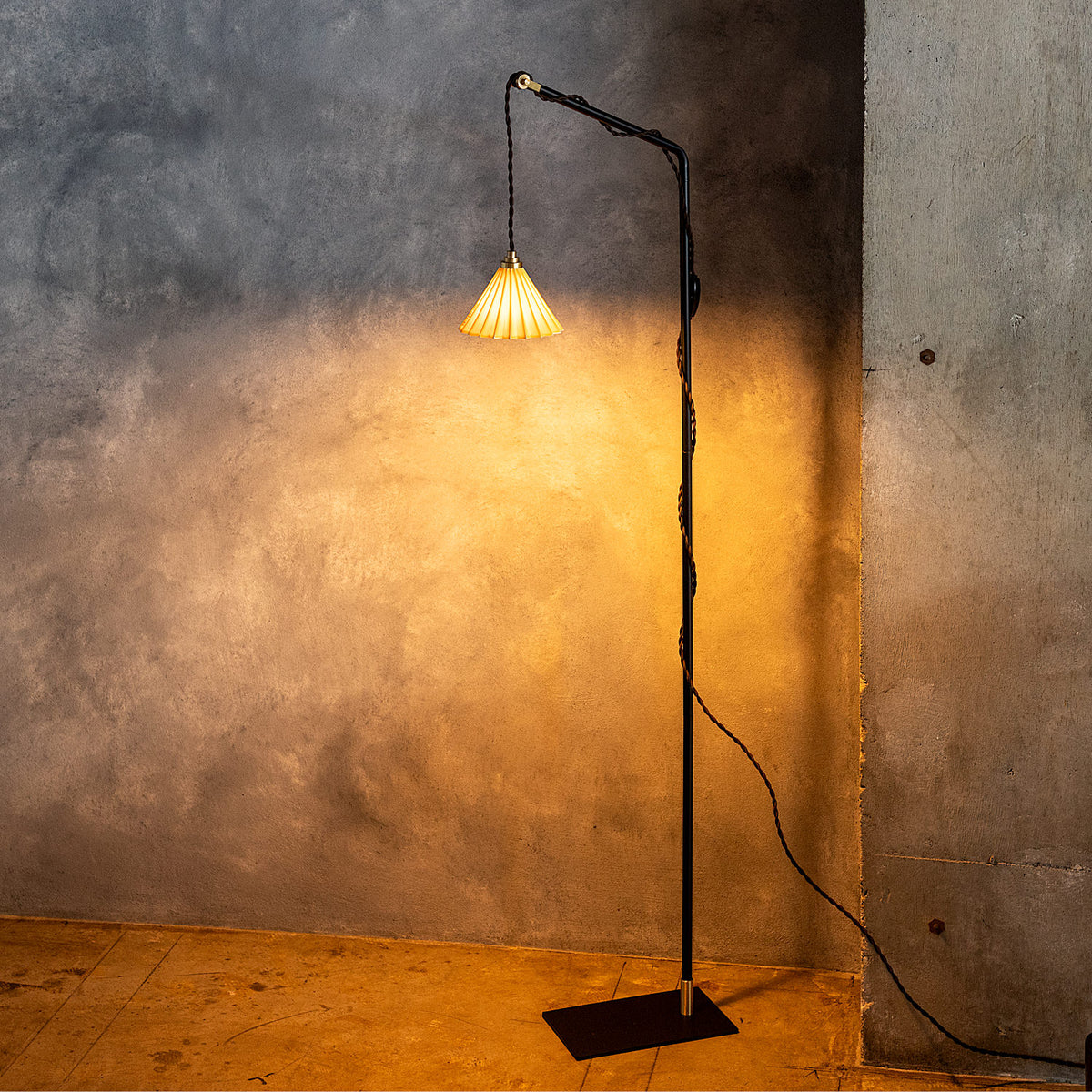 ORIGAMI LAMP PENDANT(オリガミランプ ペンダント) コンセントタイプ用フロア スタンド ブラック|gram eight(グラムエイト)のスタンド