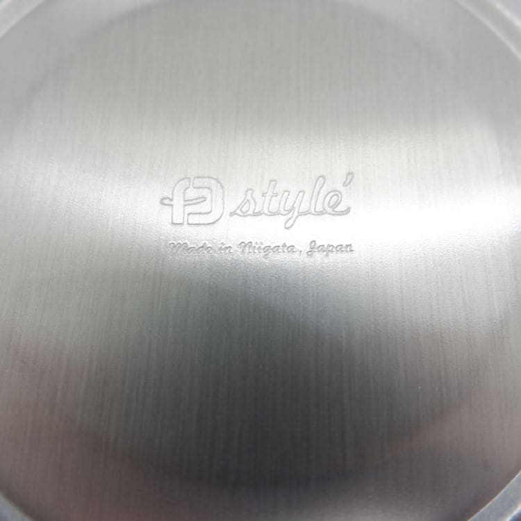 FD STYLE エフディー スタイリッシュ湯たんぽ シルバー×キナリ ｜MADE IN NIIGATA JAPAN 日本製 冬季数量限定販売！ 本体・カバー・糸も全て新潟産