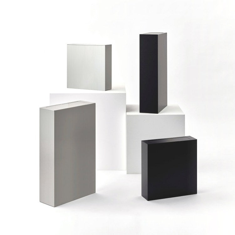 オブジェのようなゴミ箱 EXTLINE (エクストライン) TALL シルバー/ブラック 2色展開｜ダストボックス 30Lゴミ袋に対応 背の高い大容量タイプ 壁にぴったり付けられる 銀座 蔦屋 FACTORY’S GOODs 出店商品