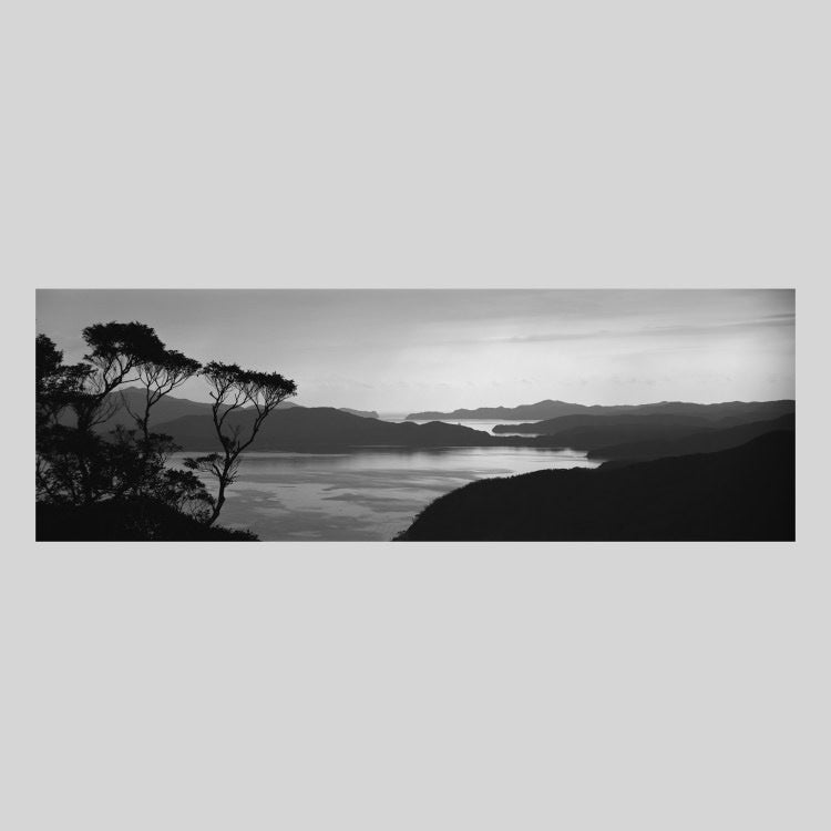 IGREBOW 奄美大島 夕暮れの海｜[ウッド 1×3] アイグレボウ インテリアフォト ピクチャーアート 写真