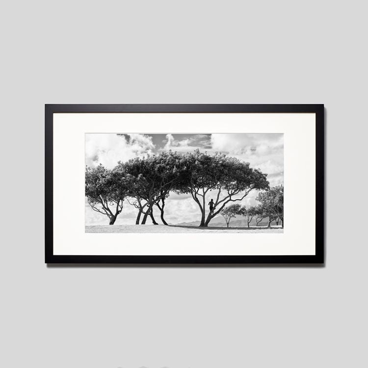 IGREBOW ハワイ クアロアビーチとロコの青年 ビッグサイズ｜[ウッド 1×2] アイグレボウ インテリアフォト ピクチャーアート 写真