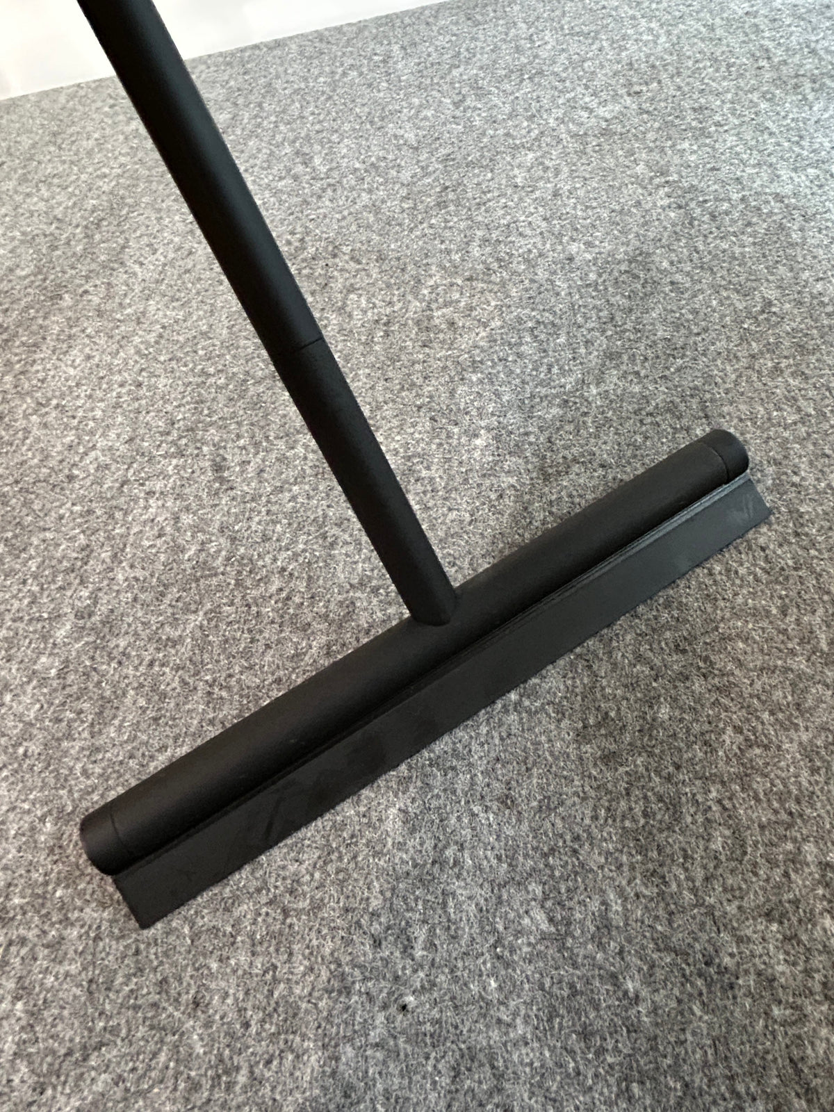 [SAMPLE] バスルームスクイージーL｜ZACK 40547 JAZ MB 水切りワイパー 浴室スクイージー 長さ43.5cm 幅24cm 18/10ステンレス製 マットブラック H1 [在庫有り]