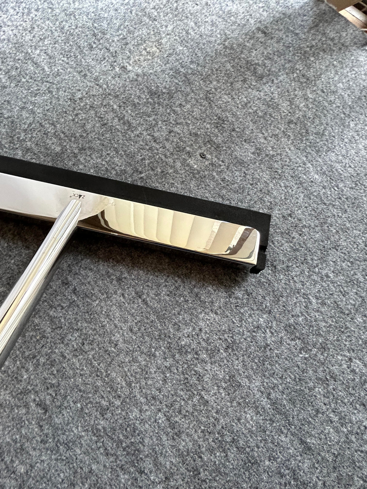 [SAMPLE] フロアスクイージー｜ZACK 40151 YEMO MP フロア用水取りワイパー 水切りワイパー 玄関用スクージー 長さ125cm 幅35cm 18/10ステンレス製 ミラーポリッシュ仕上げ