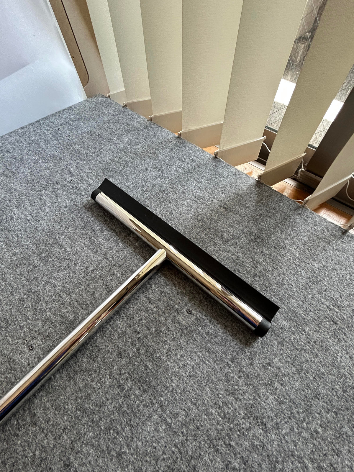 [SAMPLE] フロアスクイージー｜ZACK 40090 JAZ MP フロア用水取りワイパー 水切りワイパー 玄関用スクージー 長さ120cm 幅32cm 18/10ステンレス製 ミラーポリッシュ仕上げ