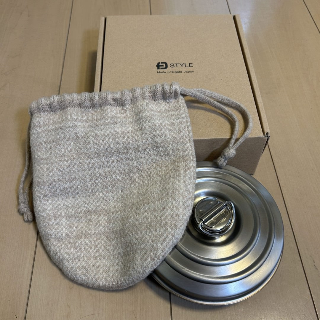 [SAMPLE] FD STYLE エフディー スタイリッシュ湯たんぽ シルバー×キナリ ｜MADE IN NIIGATA JAPAN 日本製 冬季数量限定販売！ 本体・カバー・糸も全て新潟産