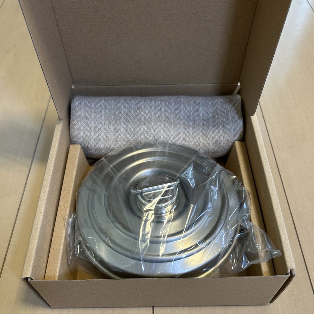 [SAMPLE] FD STYLE エフディー スタイリッシュ湯たんぽ シルバー×キナリ ｜MADE IN NIIGATA JAPAN 日本製 冬季数量限定販売！ 本体・カバー・糸も全て新潟産