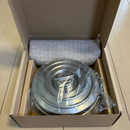 [SAMPLE] FD STYLE エフディー スタイリッシュ湯たんぽ シルバー×キナリ ｜MADE IN NIIGATA JAPAN 日本製 冬季数量限定販売！ 本体・カバー・糸も全て新潟産