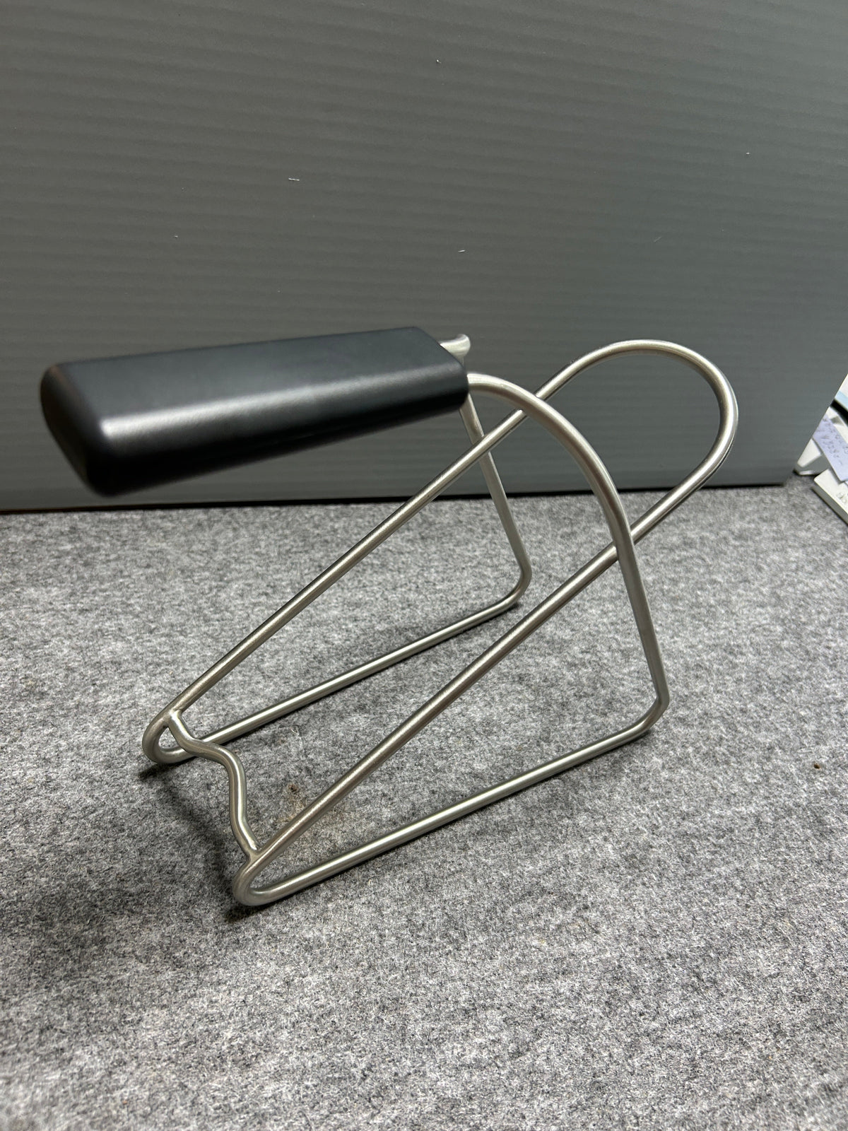 [SAMPLE] ワインボトルホルダー｜ZACK 20576 ARLO HL ワインボトルキャリー 持ち運び 高さ19cm 幅9.7cm 奥行き23.5cm 18/10ステンレス製 ヘアライン仕上げ H2-408