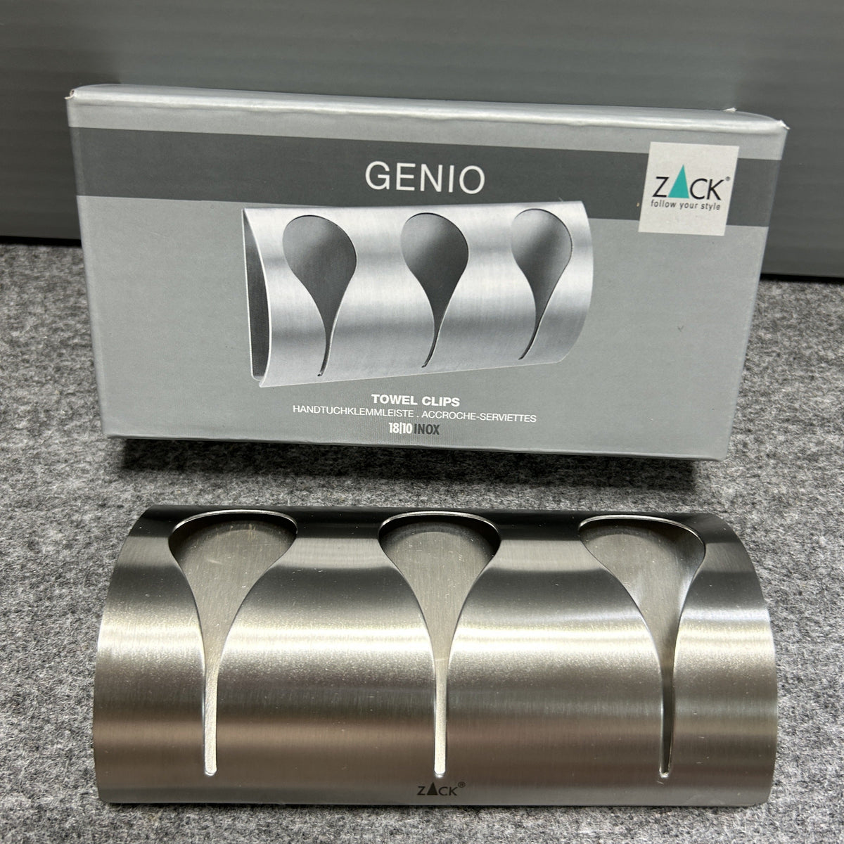[SAMPLE] タオル掛け｜ZACK 40149 GENIO HL タオルクリップラック タオルフックレール 3枚掛け タオルフック タオルホルダー シール接着タイプ 縦7.5cm 横15cm 18/10ステンレス製 ヘアライン仕上げ H2-174