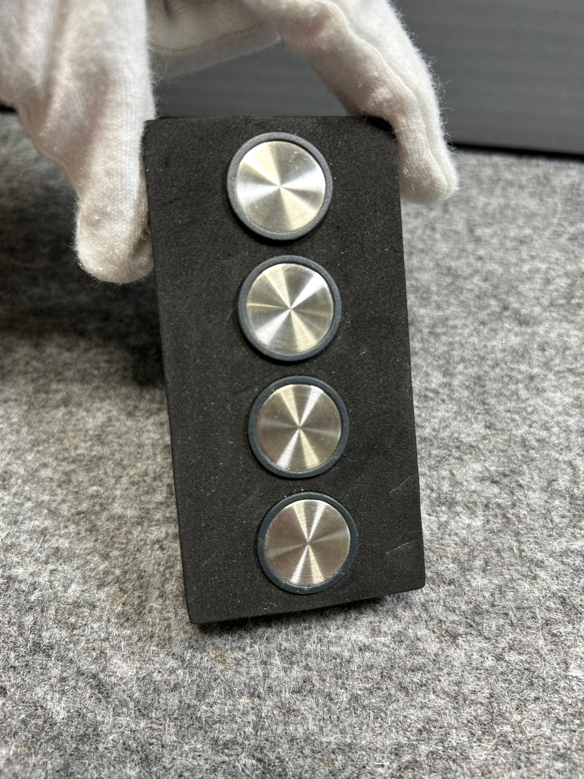 [SAMPLE] マグネットS 4個セット｜ZACK 30768 MONOR HL キッチンマグネット オフィス用マグネット ネオジム磁石 直径2cm 高さ1.1cm 18/10ステンレス製 ヘアライン仕上げ H2-3031