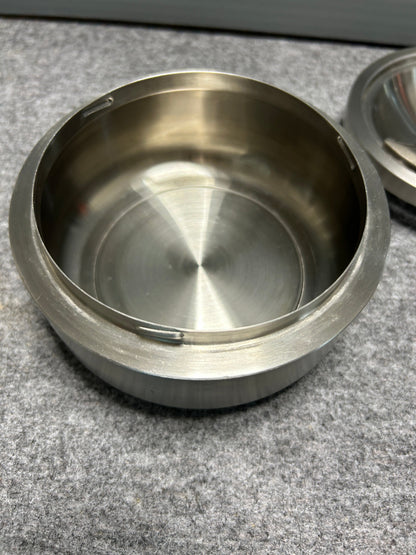 [SAMPLE] ティッピングアシュトレイ｜ZACK 50162 CONTAS HL 回転式灰皿 吸殻入れ 高さ6cm 直径13cm 18/10ステンレス製 ヘアライン仕上げ