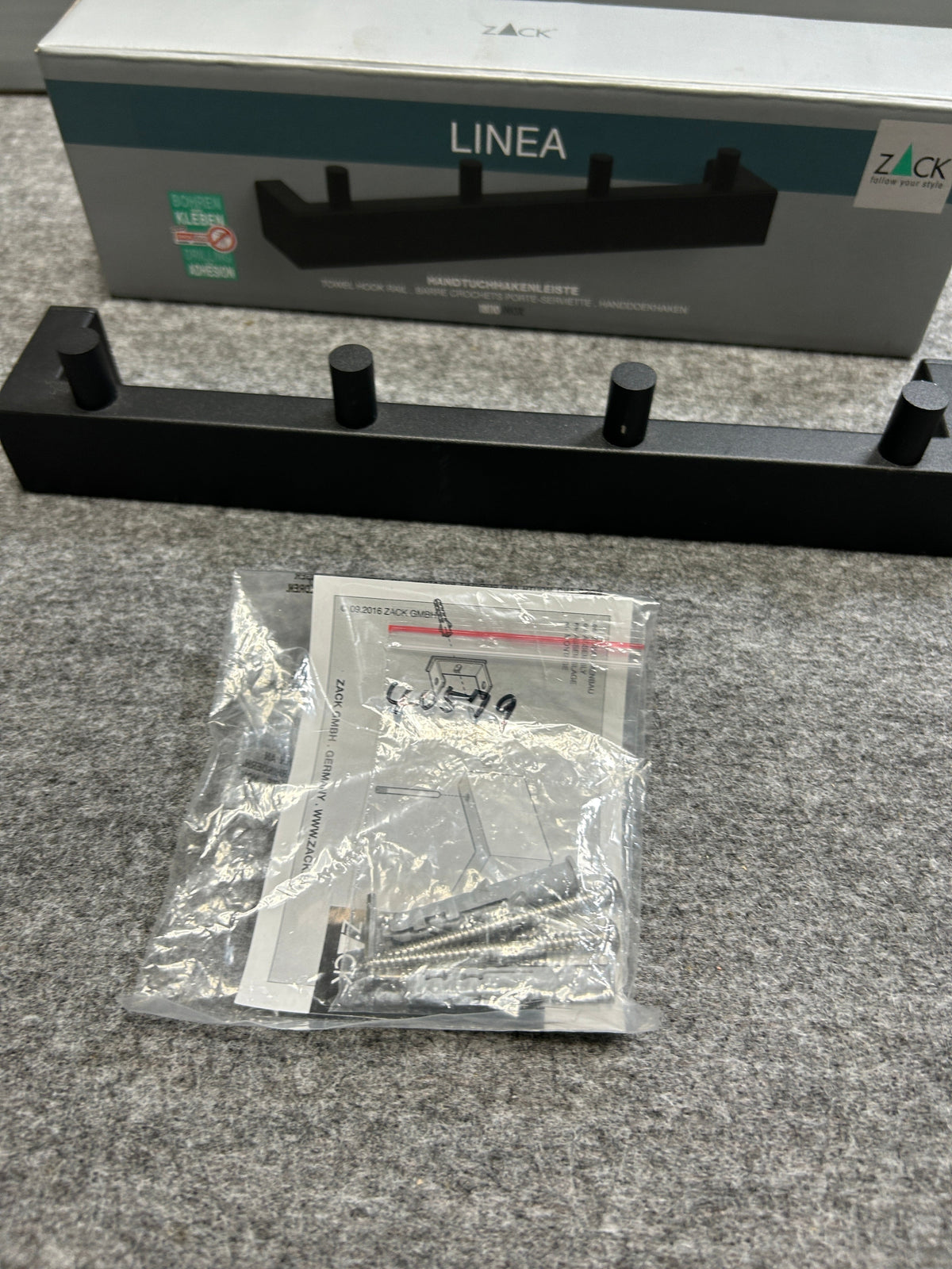 [SAMPLE] タオル掛け｜ZACK 40579 LINEA MB タオルフックレール タオルホルダー ループタオル タオルハンガー 壁設置 幅26.5cm 高さ4.8cm 奥行き4.7cm 18/10ステンレス製 マットブラック H1