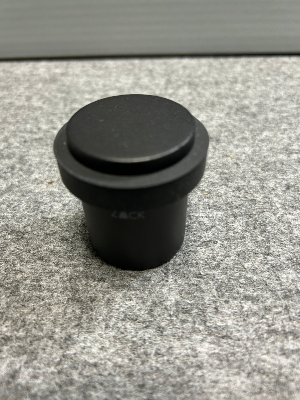 [SAMPLE] [廃番] ドアストッパー（戸当たり）｜ZACK 50633 ARGOS MB 玄関ストッパー 扉ストッパー 固定タイプ 戸当り 床付 直径5cm 高さ5cm 18/10ステンレス製 マットブラック