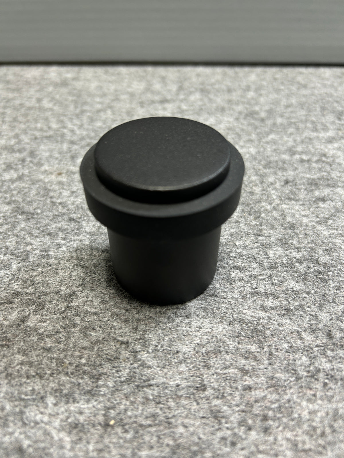 [SAMPLE] [廃番] ドアストッパー（戸当たり）｜ZACK 50633 ARGOS MB 玄関ストッパー 扉ストッパー 固定タイプ 戸当り 床付 直径5cm 高さ5cm 18/10ステンレス製 マットブラック