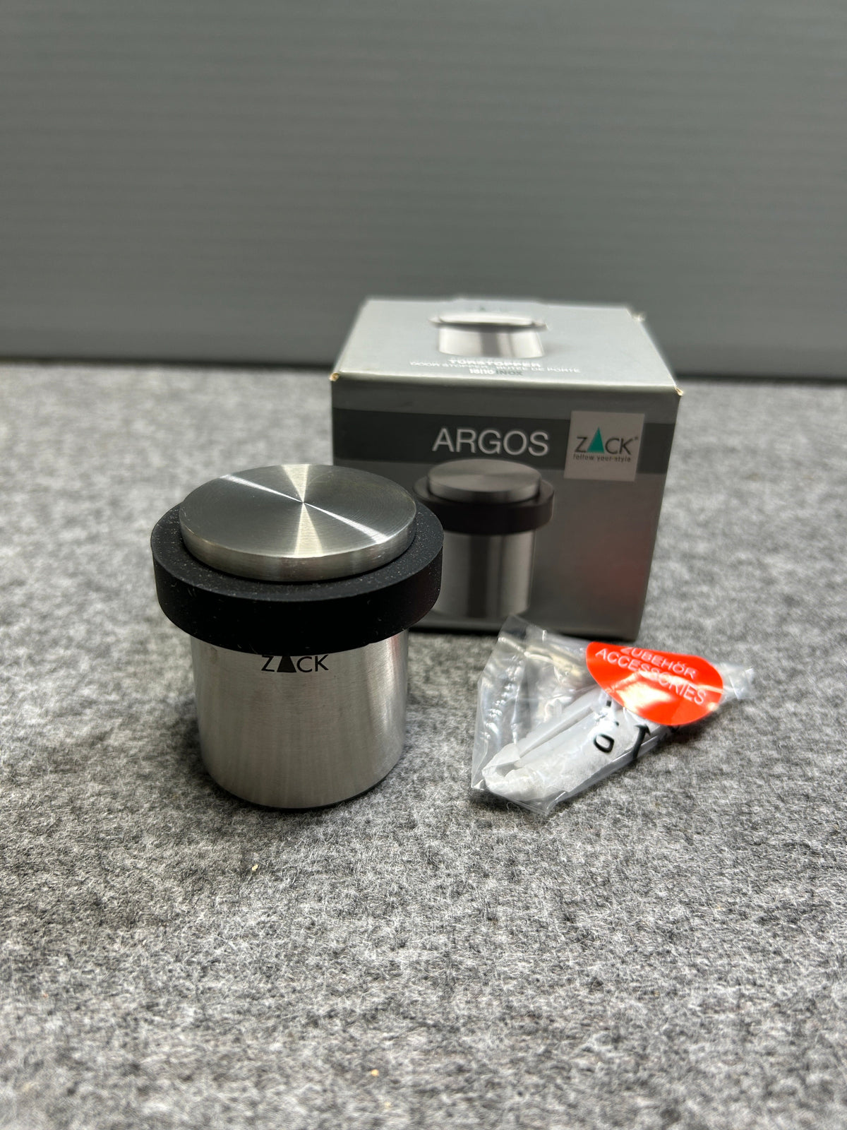 [SAMPLE] ドアストッパー｜ZACK 50617 ARGOS HL 玄関ストッパー 扉ストッパー 固定タイプ 戸当り 床付 直径5cm 高さ5cm 18/10ステンレス製 ヘアライン仕上げ [在庫有り]
