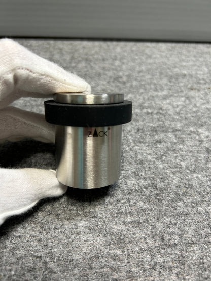 [SAMPLE] ドアストッパー｜ZACK 50617 ARGOS HL 玄関ストッパー 扉ストッパー 固定タイプ 戸当り 床付 直径5cm 高さ5cm 18/10ステンレス製 ヘアライン仕上げ [在庫有り]