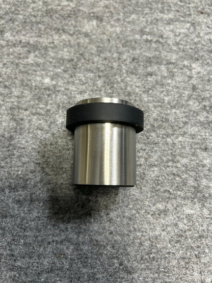 [SAMPLE] ドアストッパー｜ZACK 50617 ARGOS HL 玄関ストッパー 扉ストッパー 固定タイプ 戸当り 床付 直径5cm 高さ5cm 18/10ステンレス製 ヘアライン仕上げ [在庫有り]
