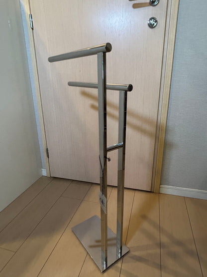 [SAMPLE] タオル掛け｜ZACK 40100 SCALA MP タオルスタンド タオルラック ダブルタオルスタンド 高さ79.7(69)cm バー長さ39cm 奥行き15cm 18/10ステンレス製 ミラーポリッシュ仕上げ [在庫有り]