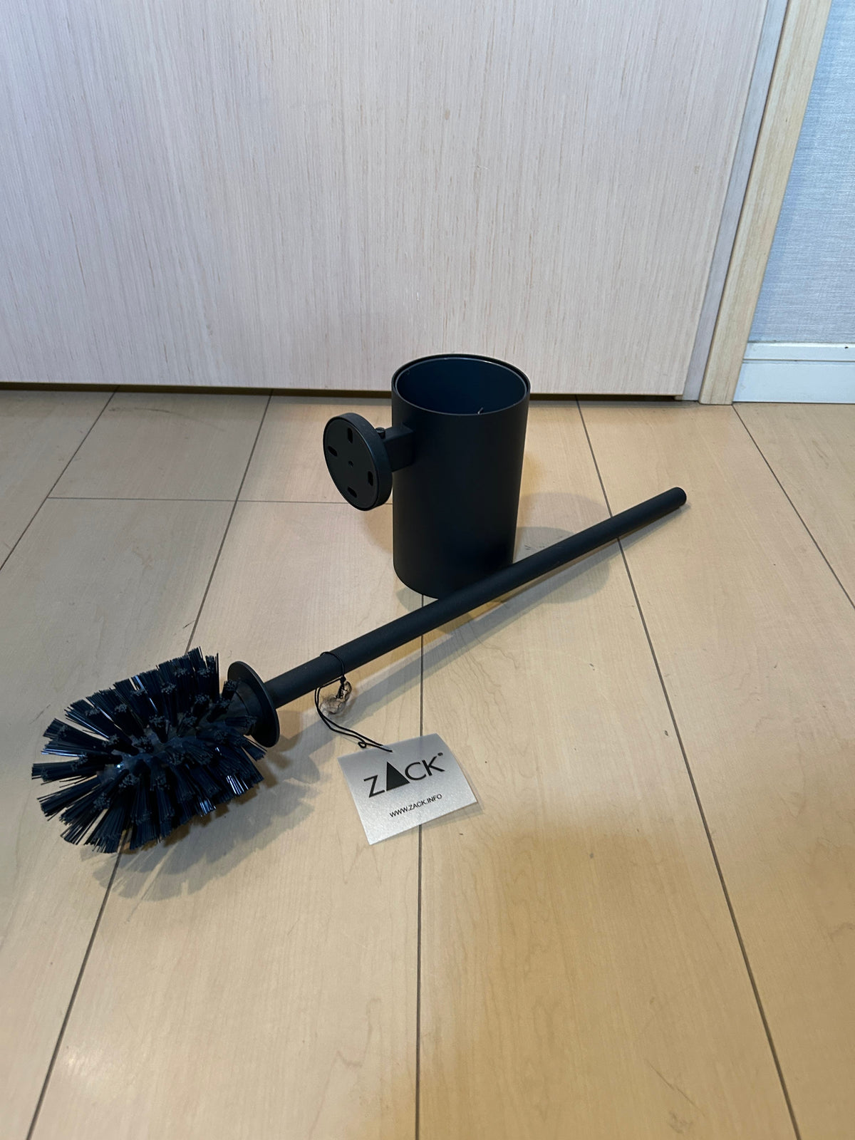[SAMPLE] トイレブラシ｜ZACK 40852 SCALA MB 壁設置タイプ トイレ掃除 長さ52cm ケース直径13cm 18/10ステンレス製 マットブラック [在庫有り]