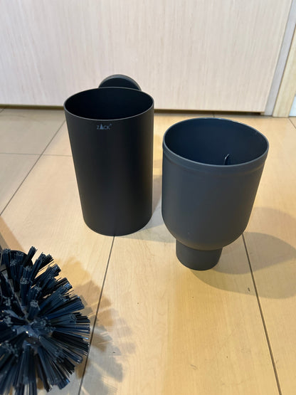 [SAMPLE] トイレブラシ｜ZACK 40852 SCALA MB 壁設置タイプ トイレ掃除 長さ52cm ケース直径13cm 18/10ステンレス製 マットブラック [在庫有り]
