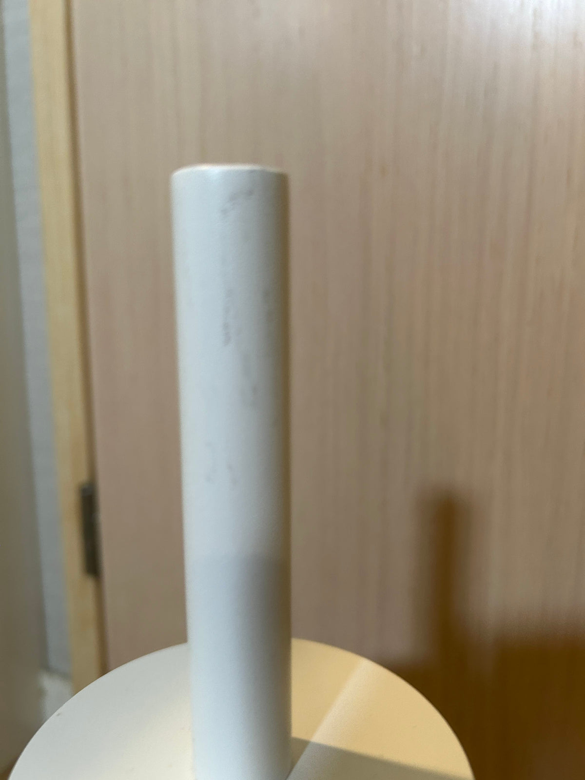 [SAMPLE] トイレブラシ｜ZACK 40117 TUBO MW 壁設置タイプ トイレ掃除 長さ40.4cm ケース直径9cm 18/10ステンレス製 マットホワイト H1