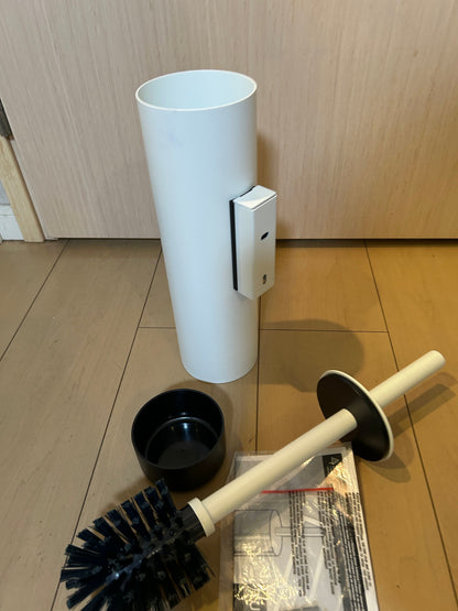 [SAMPLE] トイレブラシ｜ZACK 40117 TUBO MW 壁設置タイプ トイレ掃除 長さ40.4cm ケース直径9cm 18/10ステンレス製 マットホワイト H1