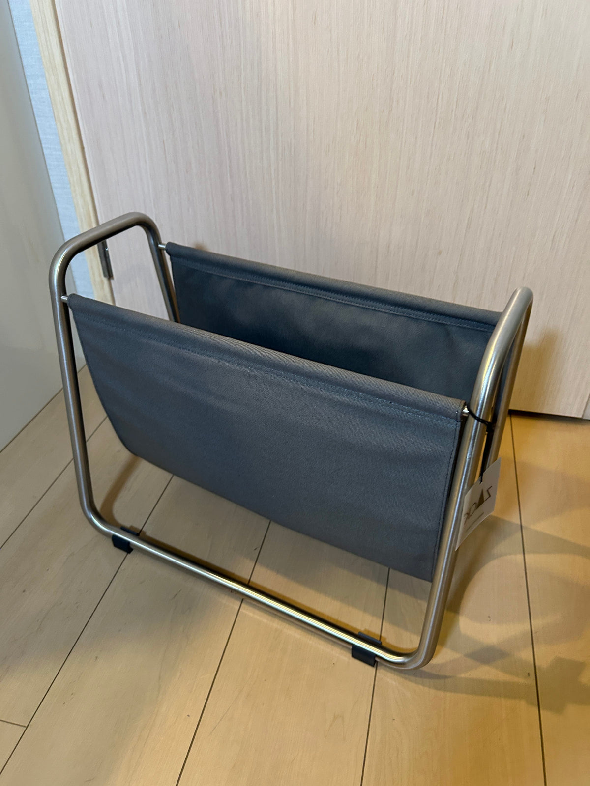 [SAMPLE] [廃番] マガジンラック｜ZACK 50033 PRANO HL 幅35cm 高さ43.5cm 奥行24.5cm 18/10ステンレス製 ヘアライン仕上げ