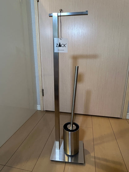 [SAMPLE] トイレットペーパースタンド｜ZACK 40488 CARVO HL トイレットバトラー  トイレブラシスタンド トイレブラシ 高さ71.8cm ベース幅15cm 奥行き18cm 18/10ステンレス製 ヘアライン仕上げ