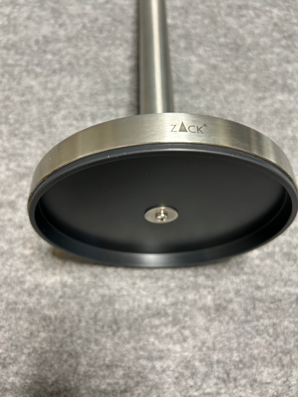[SAMPLE] スペアトイレットペーパーホルダー｜ZACK 40180 MIMO HL ペーパーストッカー ペーパースタンド 高さ38cm ベース直径15cm 18/10ステンレス製 ヘアライン仕上げ