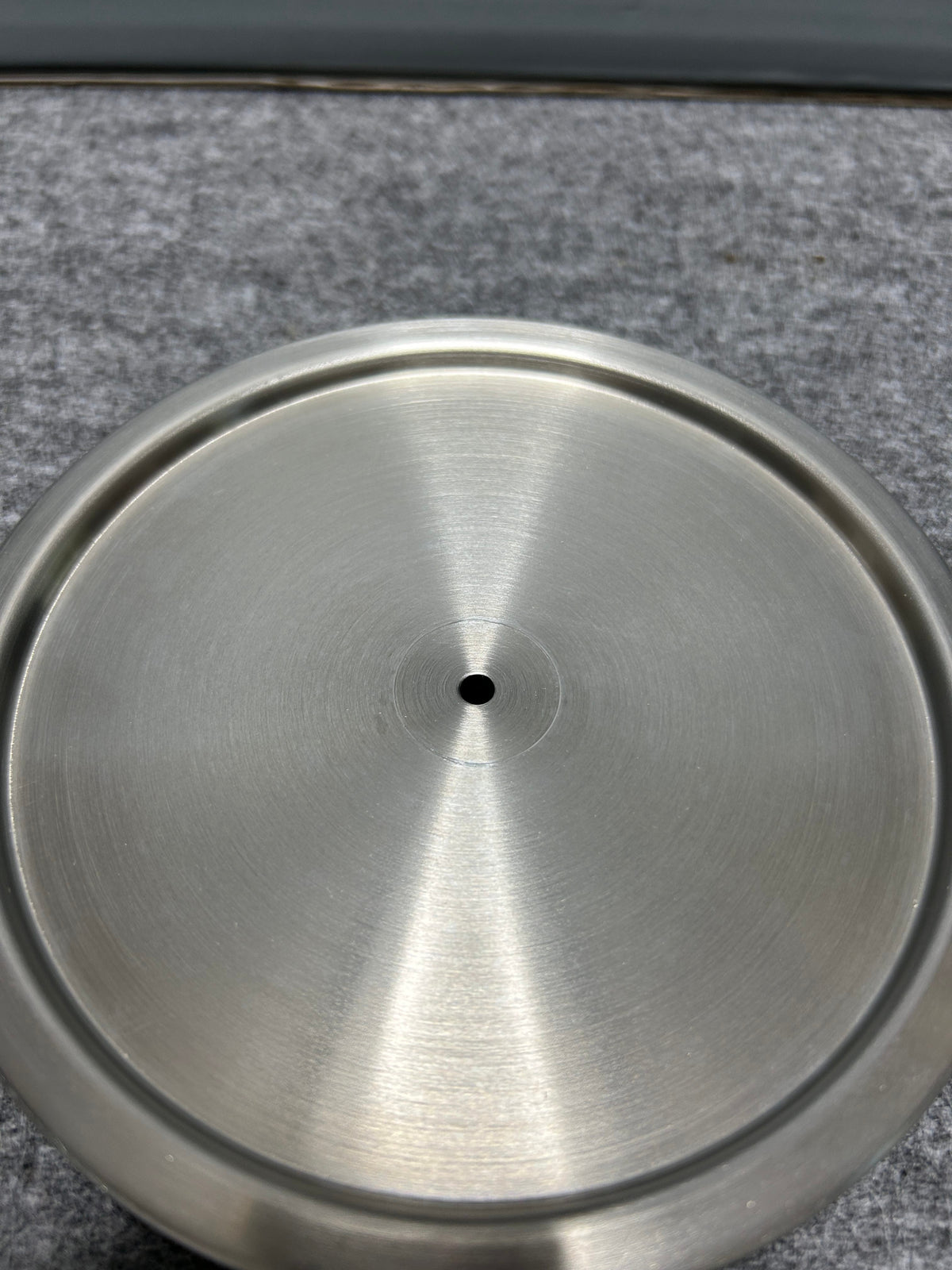 [SAMPLE] スペアトイレットペーパーホルダー｜ZACK 40180 MIMO HL ペーパーストッカー ペーパースタンド 高さ38cm ベース直径15cm 18/10ステンレス製 ヘアライン仕上げ