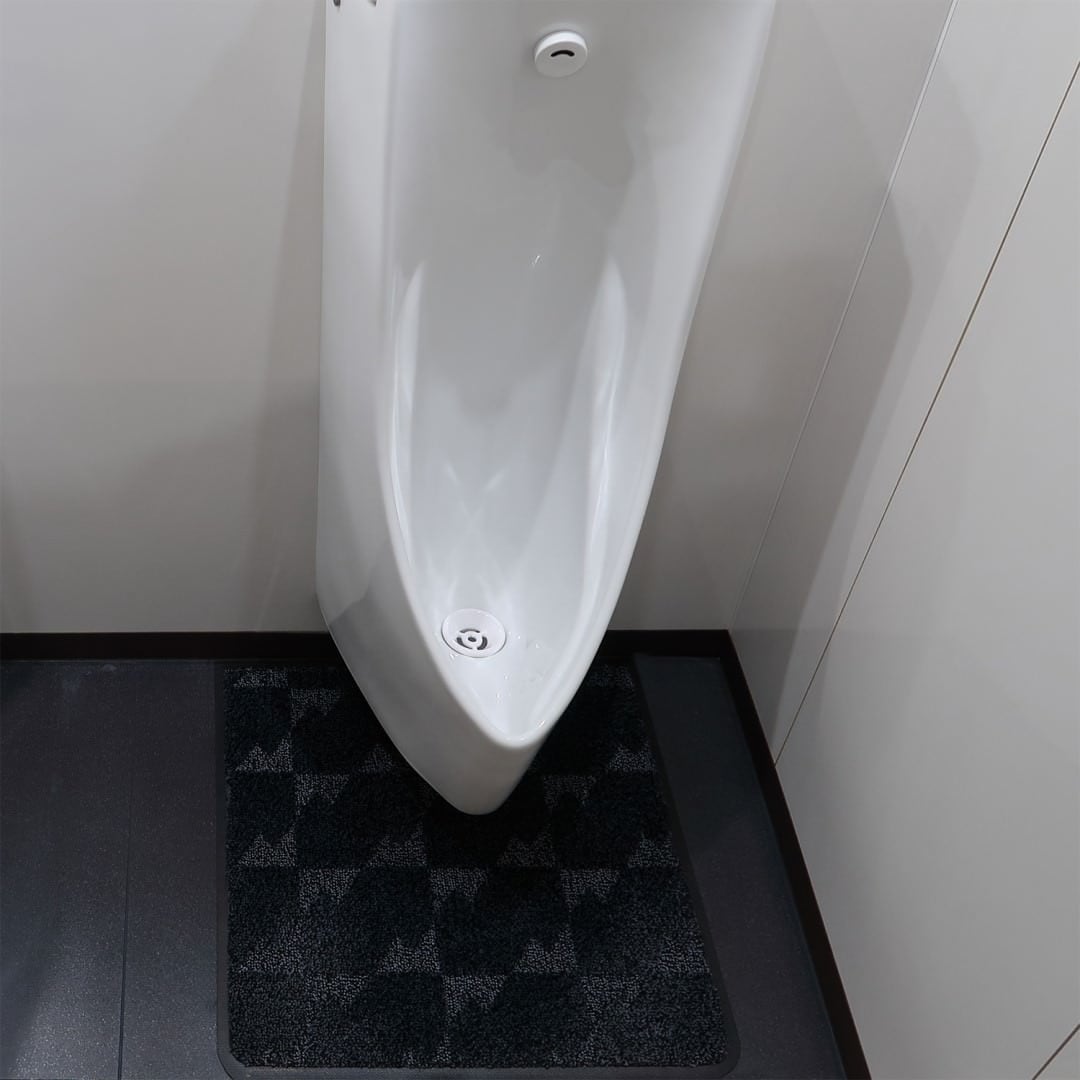 抗菌トイレマット シルバーブラック  D型 U型 ｜シンプル 高機能 抗菌 防臭 業務用 家庭用 トイレ スマート 滑り止め 防炎 会社 オフィス 学校 店舗