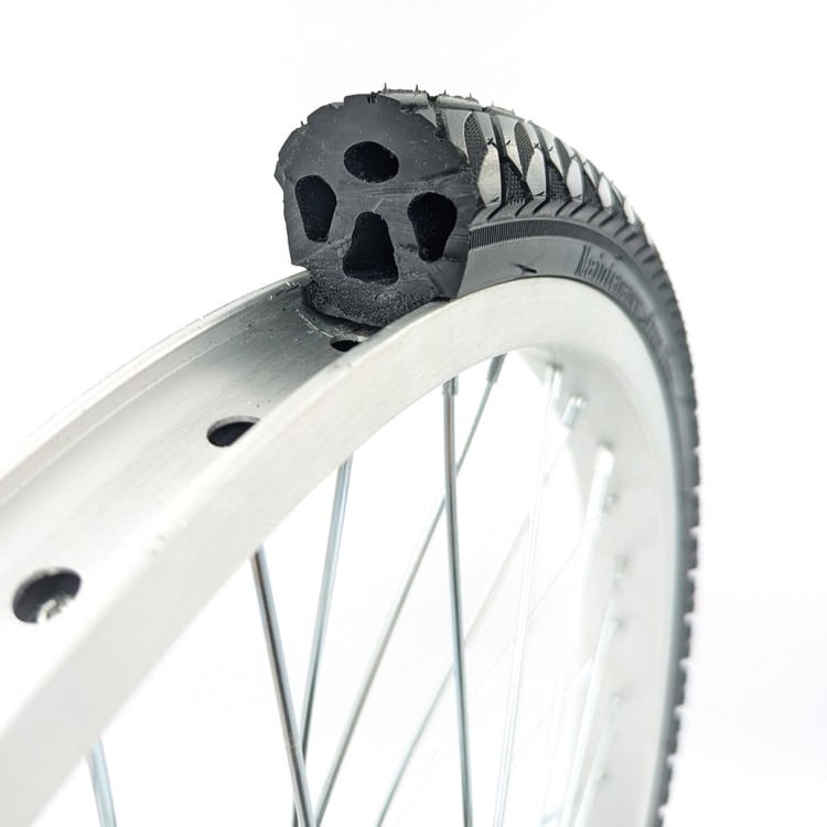 [折畳み自転車] ACTIVEPLUS ノーパンク26インチ折畳み自転車 マットキャメル MG-AP266NCM 送料無料 (北海道・沖縄・離島別送料)