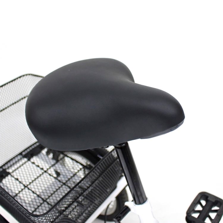 [三輪自転車] SWING CHARLIE ロータイプ三輪自転車L ホワイト 送料無料 (北海道・沖縄・離島別送料)