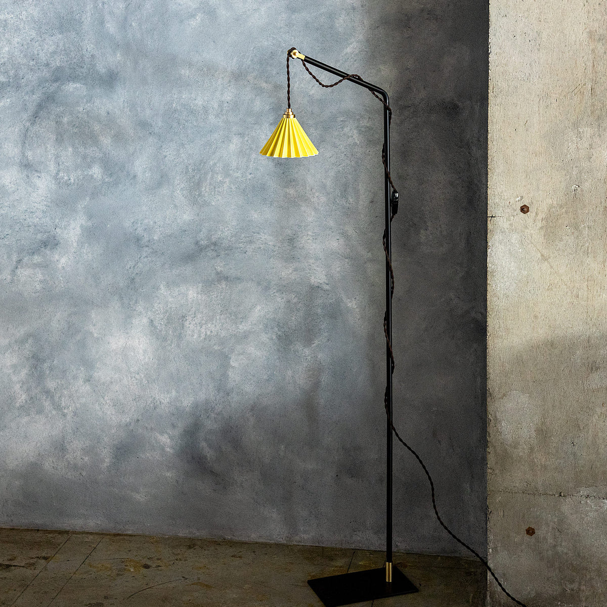 ORIGAMI LAMP PENDANT（オリガミランプ ペンダント） コンセントタイプ用フロア スタンド ブラック｜gram eight（グラムエイト）のスタンド