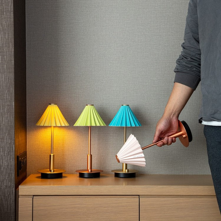 ORIGAMI LAMP PORTABLE（オリガミランプ ポータブル） 本体コッパー｜gram eight（グラムエイト）のテーブルランプ 充電式 15色