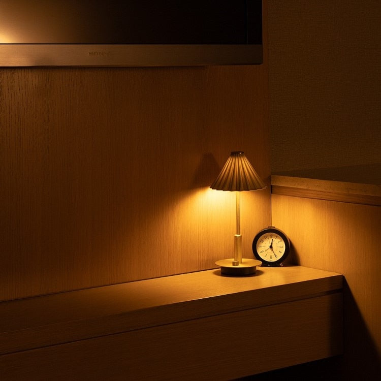 ORIGAMI LAMP PORTABLE（オリガミランプ ポータブル） 本体コッパー｜gram eight（グラムエイト）のテーブルランプ 充電式 15色