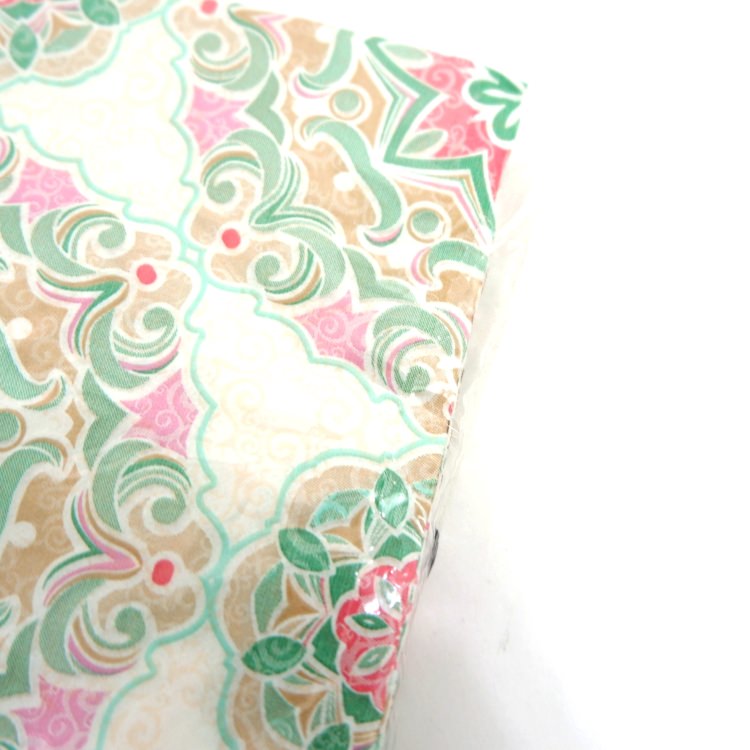 ランチナプキン(16枚入)33×33cm PAPER+DESIGN エンボス グリーン×ピンク アラベスク 万華鏡 模様 PD24059 [在庫有り]