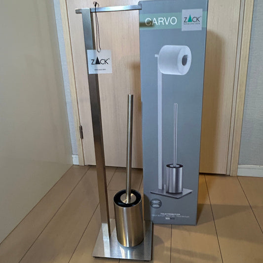 [SAMPLE] トイレットペーパースタンド｜ZACK 40488 CARVO HL トイレットバトラー  トイレブラシスタンド トイレブラシ 高さ71.8cm ベース幅15cm 奥行き18cm 18/10ステンレス製 ヘアライン仕上げ