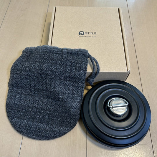 [SAMPLE] FD STYLE エフディー スタイリッシュ湯たんぽ ブラック×チャコール（グレー） ｜MADE IN NIIGATA JAPAN 日本製 冬季数量限定販売！ 本体・カバー・糸も全て新潟産