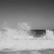 IGREBOW 写真の正方形トリミング（作品全体・額装は後続画像）