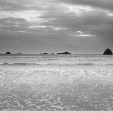 IGREBOW 写真の正方形トリミング（作品全体・額装は後続画像）