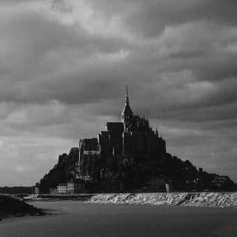 IGREBOW 写真の正方形トリミング（作品全体・額装は後続画像）