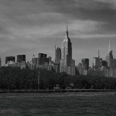 IGREBOW 写真の正方形トリミング（作品全体・額装は後続画像）
