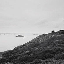 IGREBOW 写真の正方形トリミング（作品全体・額装は後続画像）