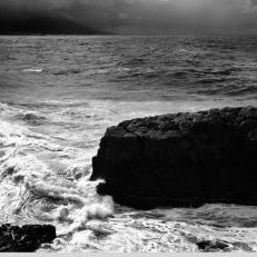 IGREBOW 写真の正方形トリミング（作品全体・額装は後続画像）