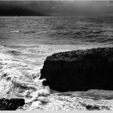 IGREBOW 写真の正方形トリミング（作品全体・額装は後続画像）