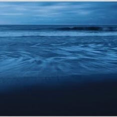 IGREBOW 写真の正方形トリミング（作品全体・額装は後続画像）