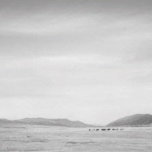 IGREBOW 写真の正方形トリミング（作品全体・額装は後続画像）