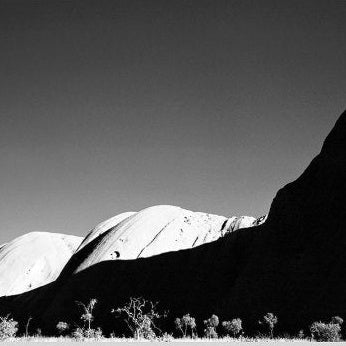 IGREBOW 写真の正方形トリミング（作品全体・額装は後続画像）