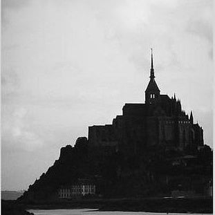 IGREBOW 写真の正方形トリミング（作品全体・額装は後続画像）